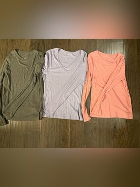 3 a new day Long Sleeve Scoop Neck Tops in Olive, Lavender, Coral
